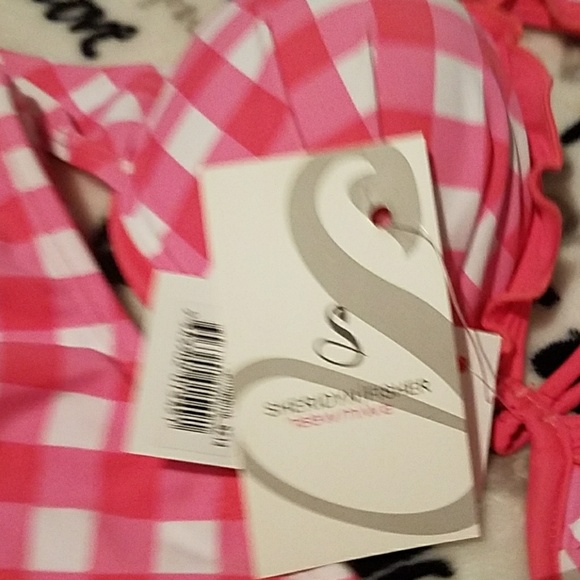 Sheridyn Fisher bikini - Picture 2 of 6